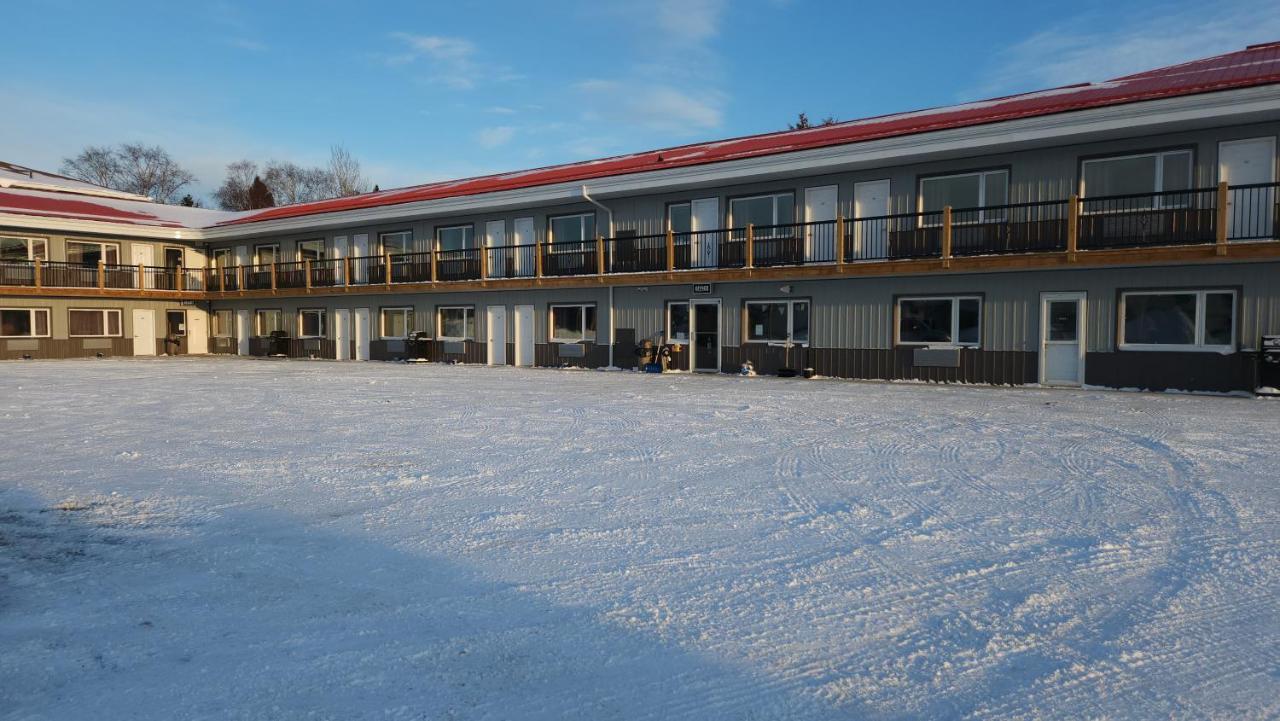 Outdoorsman Motel Wawa Esterno foto